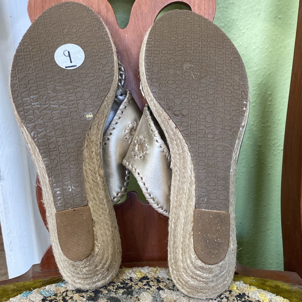 Like New Jack Rogers Gold Women Sandals, Size 9 - Picture 7 of 7